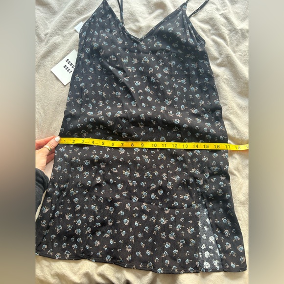 NWT Aritzia sunday best Remi dress - Picture 4 of 8